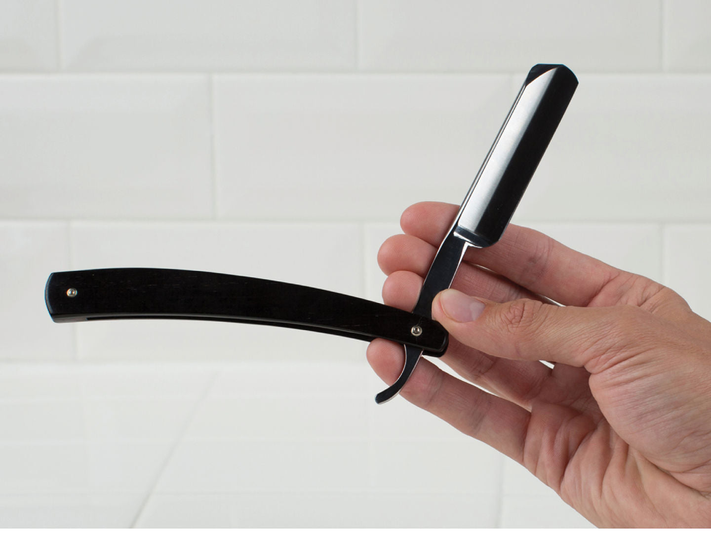 How to Shave with a Straight Razor - The Complete Guide | Cremo